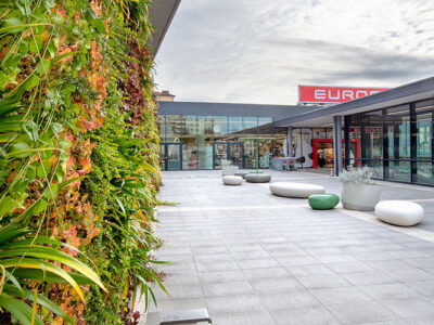 Giardino verticale interno - verde verticale interni - Despar Trieste